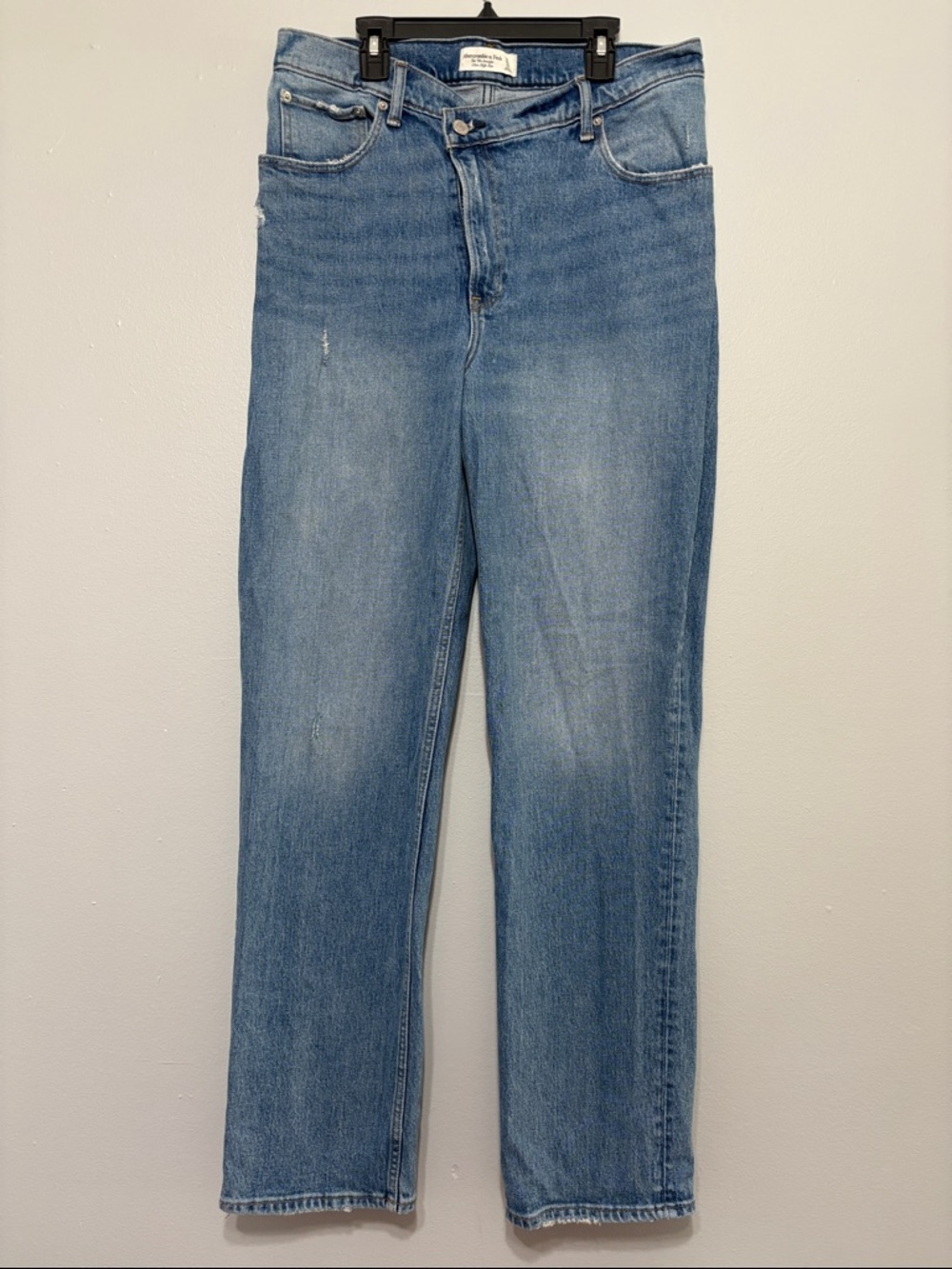 Abercrombie & Fitch Light Blue 90s Straight Ultra High Rise Jeans size 31 L12